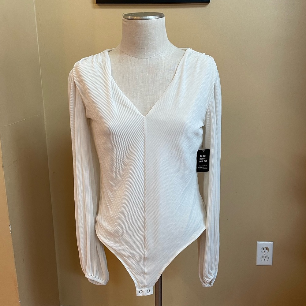 NWT Express Cream Colored Balloon Sleeve Bodysuit Size Large